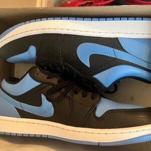 Men’s Air Jordan 1 Low size 9.5